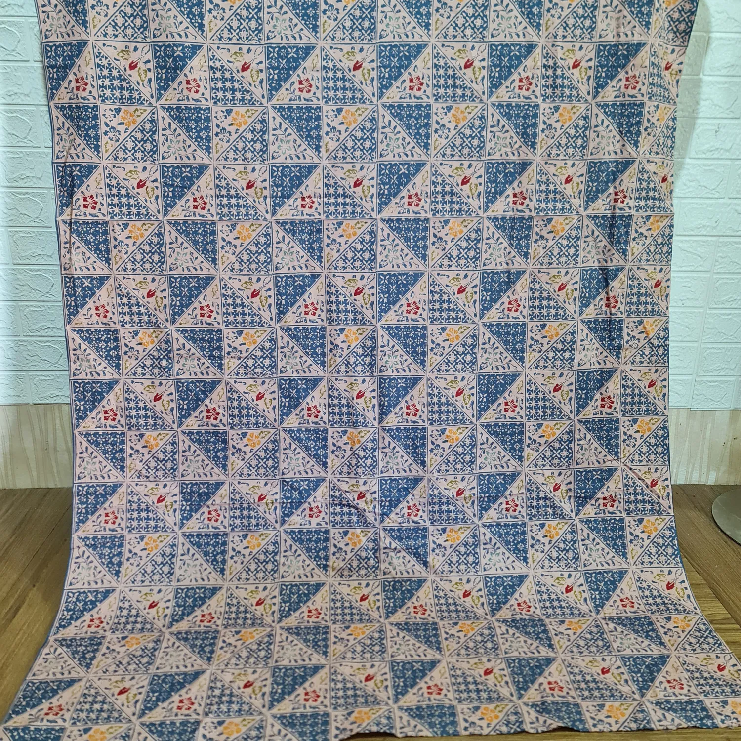 Kain Batik Colet Ceplok Segitiga Biru